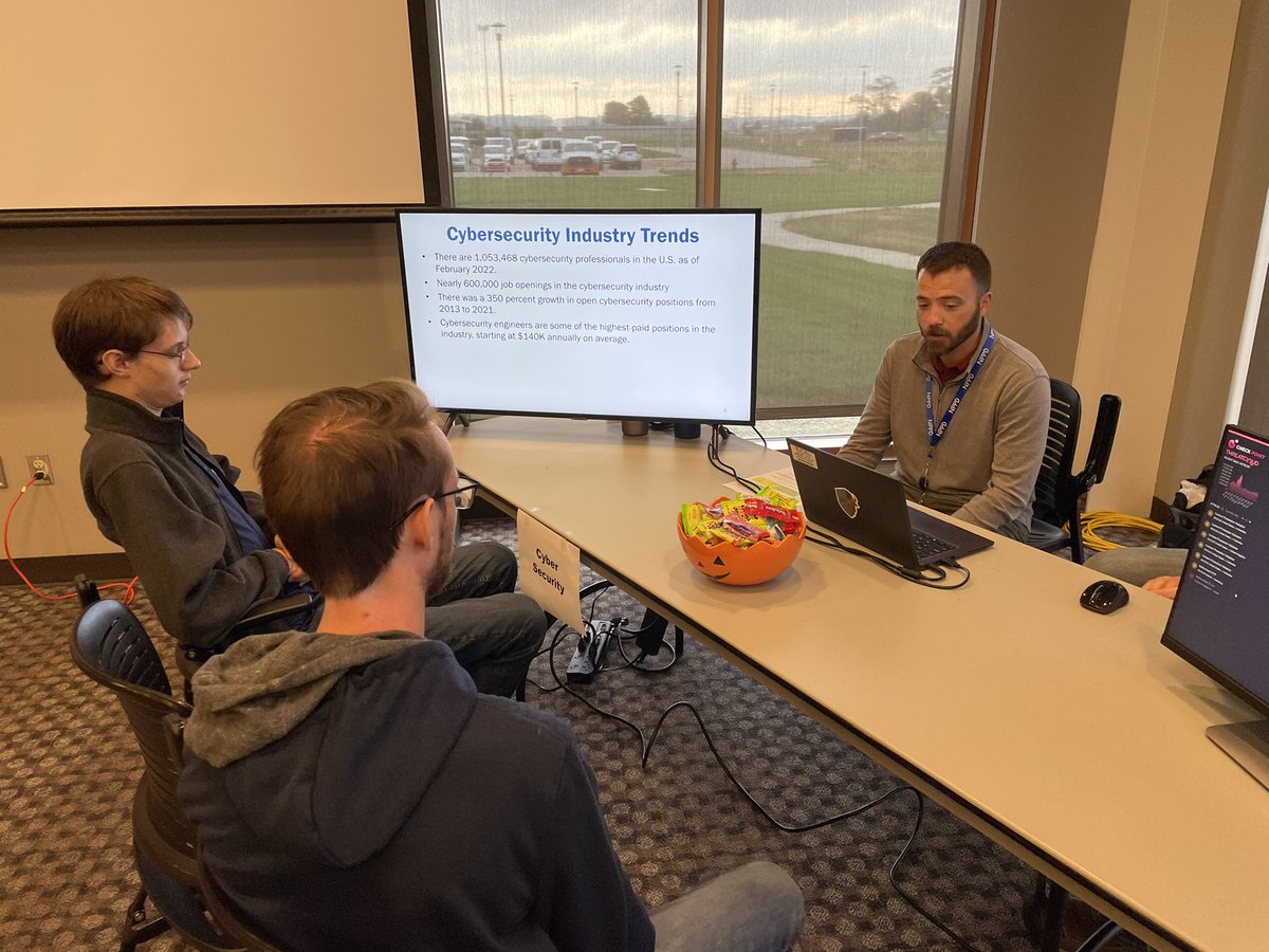 nhs_academies's tweet photo. Yesterday, our students explored a variety of great career opportunities at NPPD. Cybersecurity, drone pilots, transfer station technicians, engineers, and utility linemen were some of the favorites! #npspanthers https://t.co/6bHXNVmhrj
