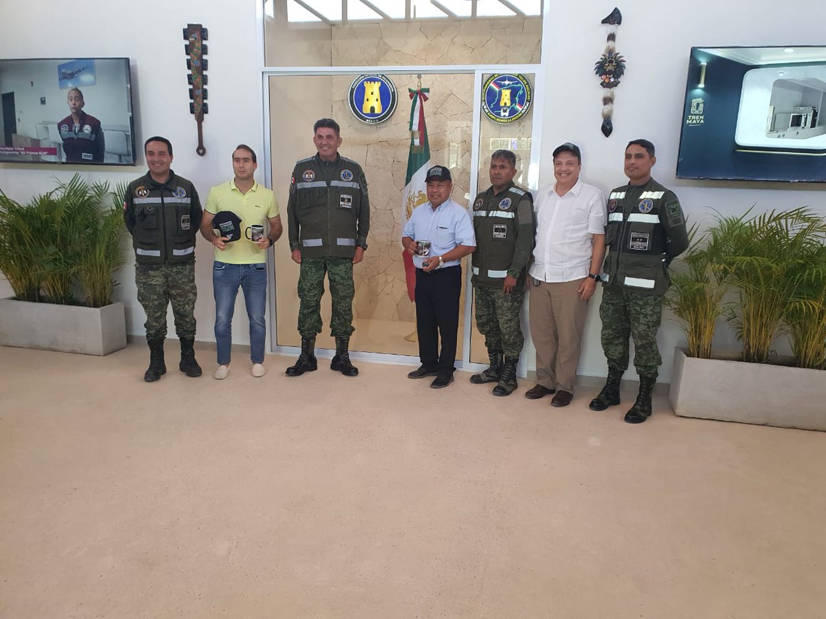 El Ing. Luis Alegre Salazar <a href="/lalegre/">Luis Alegre</a>, Subdirector de #GrupoTurquesa, sostuvo una reunión con el General de Brigada Ingeniero Constructor Diplomado de Estado Mayor, Gustavo Ricardo Vallejo Suárez, y con el Presidente Municipal de Tulum, Marciano Dzul Caamal <a href="/MDzulCaamal/">Marciano Dzul Caamal</a>