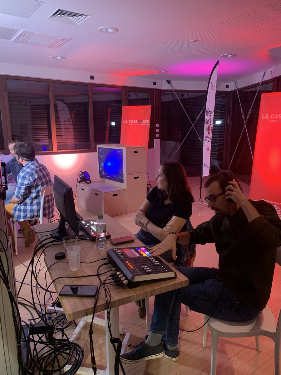 Parce que ce live ne serait pas aussi beau sans @lesarcanesprod Merci et encore merci à eux !
Rarement on a vu une équipe aussi pro et qualitative sur Grenoble ❤️