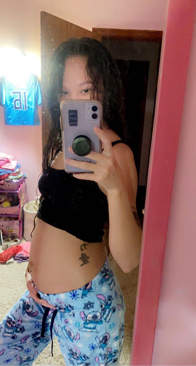 AbbyBono's tweet photo. 23 weeks &amp; feelin’ round (,: https://t.co/O8GnHkhXPj
