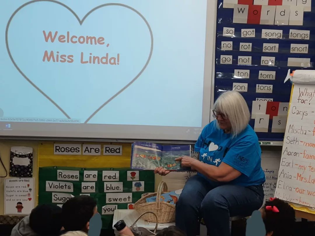 HOPEwwcEdmonton's tweet photo. Last day of Read In Week at Aldergrove School.   Thank you to our volunteer @ljcraigmyle.
@ReadInWeek

From the children:
"Can we read another book"
"Can I have a hug"

#hopewwcyeg #aldergroveschool #readinweek #readtochildren #abookaday #makeadifference #books #volunteer https://t.co/AEIJljHRsq