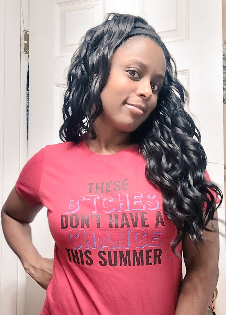 i_am_Resina's tweet photo. Missing summer but it's #finewomenfriday 😃 https://t.co/ohl6IBQ42H