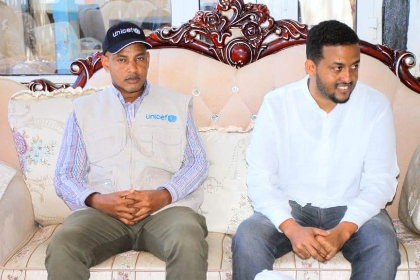 MoPICJubaland's tweet photo. Minister of Planning @HonAbdirahmanA has today received the director for South &amp; Central office of @unicefsomalia at Kismayo where they briefly discussed strengthening partnership &amp; institutional dev't for better service delivery. He finally appreciated UNICEF's efforts in JSS. https://t.co/7zIE62A16C