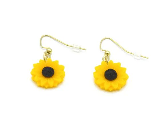 beads_mary's tweet photo. 🌻 🌻 🌻 ❤️ 

https://t.co/FK5qoEPTMQ

#sunflowers #sunflowerearrings #handmadejewelry https://t.co/xiwX3VPHax