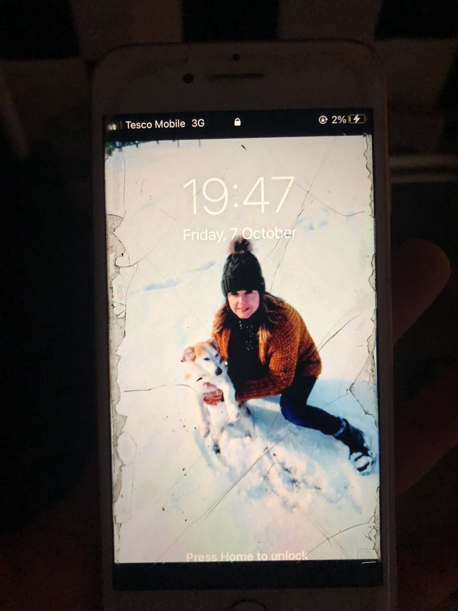 I found this phone on the Kilkenny Road area of #Carlow if anybody recognises the profile pic. Possibly a student from <a href="/itcarlow/">TraleeAds</a> Nothing more annoying than losing your phone, pls RT.