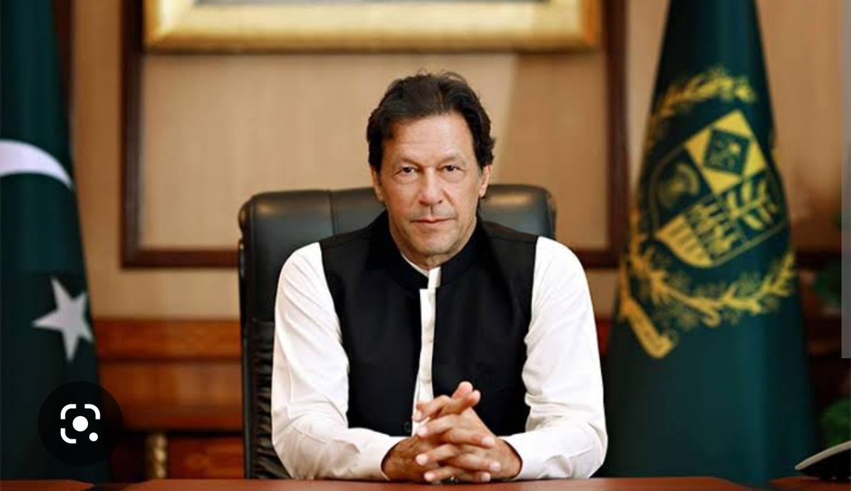 Oppawar1's tweet photo. #Pakistan #Tehreek-e-Insaf (PTI) chairman and former #Pakistani PM #Imran #Khan is likely to be arrested in #foreign #funding case.

#ImranKhanFightingMafia  #imranout https://t.co/mjYVmglFrM