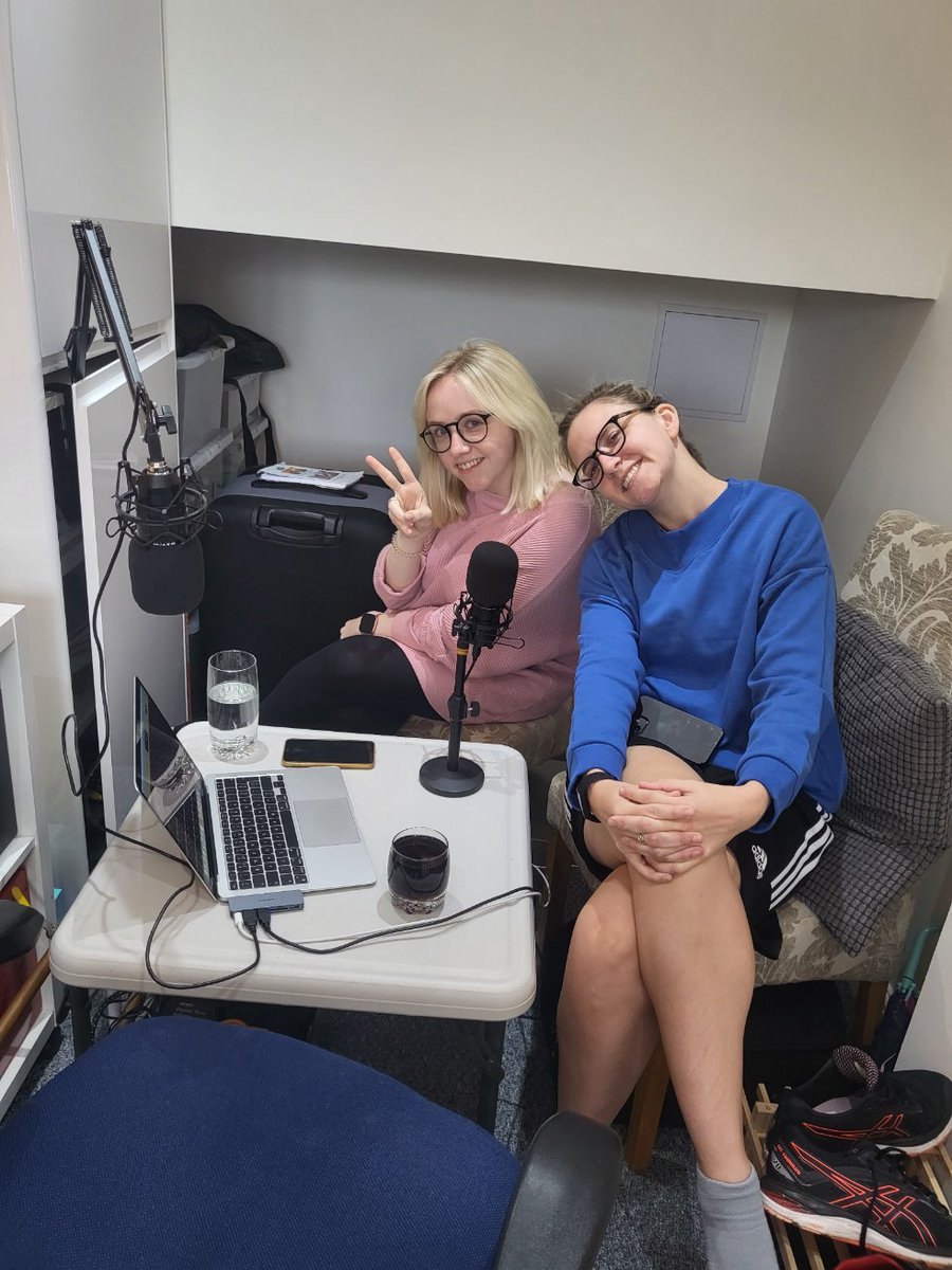 We were joined at the microphones this week by our sister Maisie to record a bonus episode on managing exam stress! It's in your feeds now! #dontworrybehappy 😊🎙