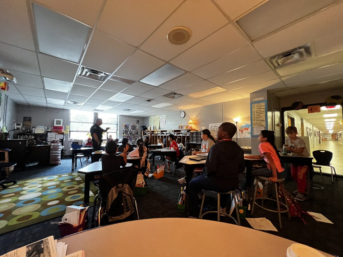 ms_enright's tweet image. We had a great time on our first field trip this week to the Water Treatment Plant. Then, we got to end our week with Officer Gillihan visiting! #ISDstrong #ISD5thgrade #3tepride