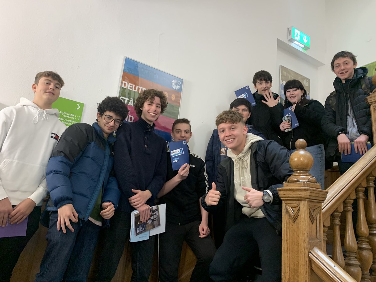 LanguagesLargs's tweet photo. Thank you @goetheinstitut for a fantastic German Careers Day. Loads of really interesting workshops and lots of ideas for the future. Danke sehr! 🇩🇪 es hat viel Spaß gemacht! https://t.co/zRMAbsPFwP