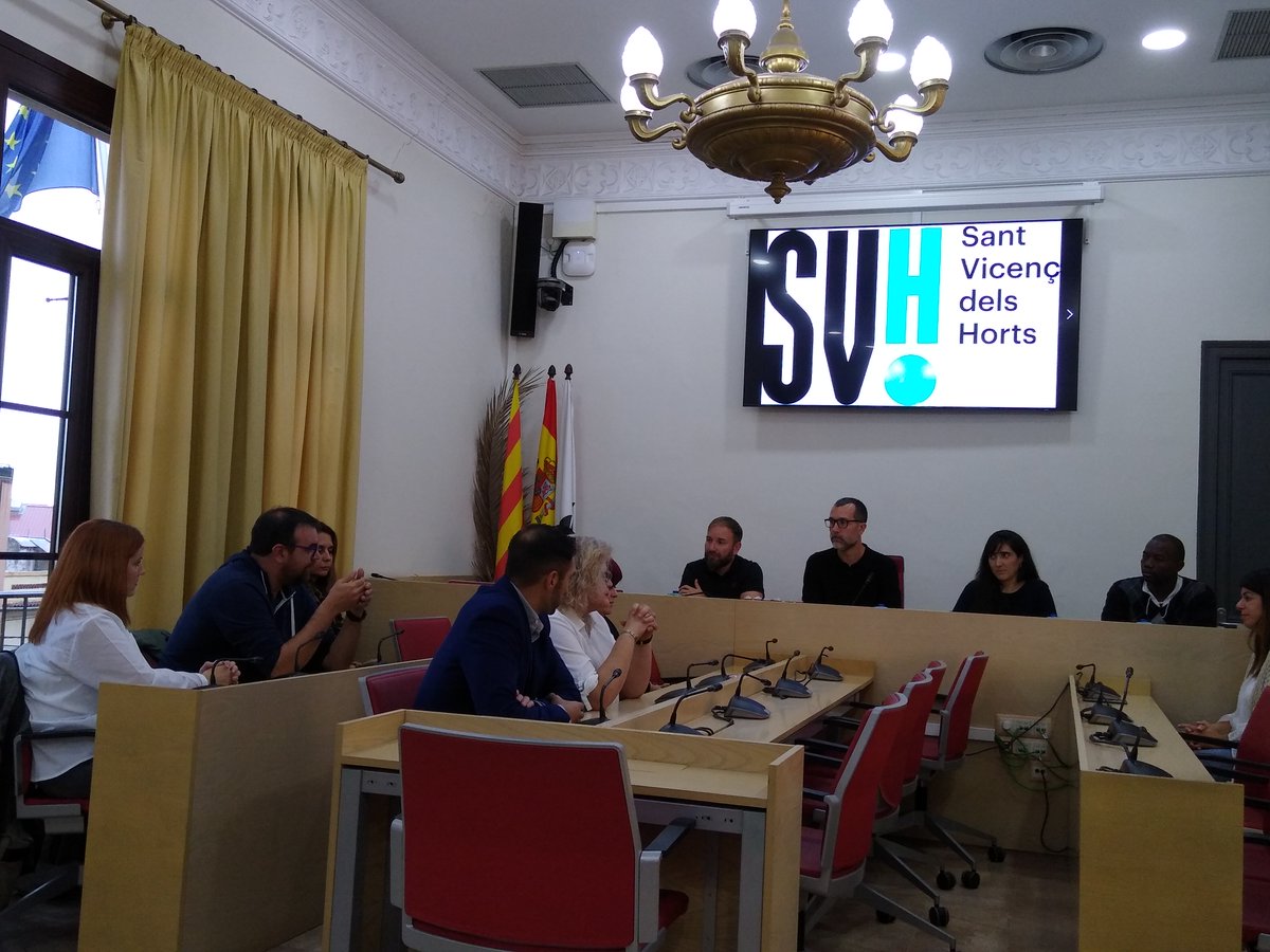 StVicencECPodem's tweet photo. 📢Un honor recibir en #SantVicençdelsHorts a las/os activistas por los #DDHH 🇲🇽@rynram de @periodistasapie 🇬🇷Lorraine Lette de @lesboslegal y 🇭🇳Nahun Lalin de @ofraneh y sus luchas para construir un mundo más justo e igualitario dando inicio a la 10a Quinzena de la #Solidaritat🤝 https://t.co/hs1FuS5DvB