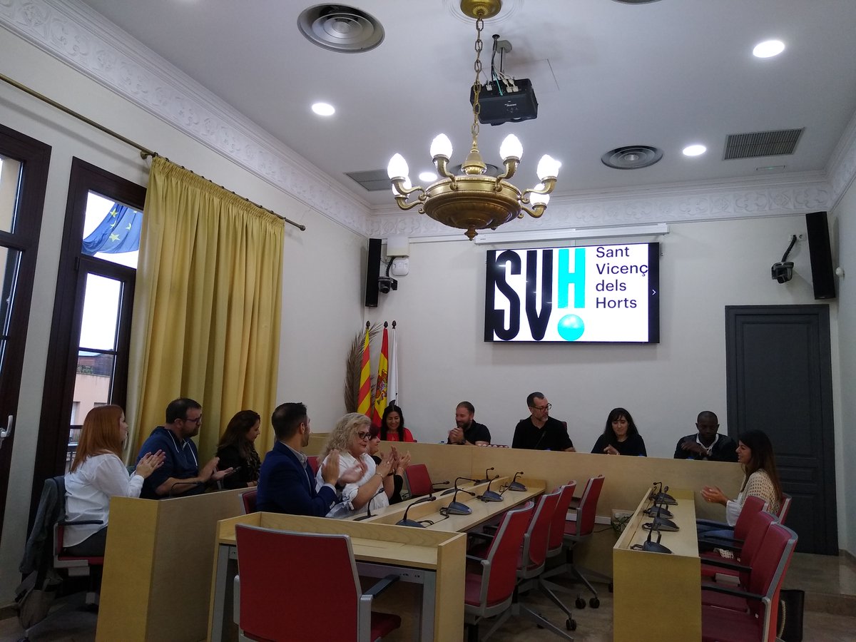 StVicencECPodem's tweet photo. 📢Un honor recibir en #SantVicençdelsHorts a las/os activistas por los #DDHH 🇲🇽@rynram de @periodistasapie 🇬🇷Lorraine Lette de @lesboslegal y 🇭🇳Nahun Lalin de @ofraneh y sus luchas para construir un mundo más justo e igualitario dando inicio a la 10a Quinzena de la #Solidaritat🤝 https://t.co/hs1FuS5DvB
