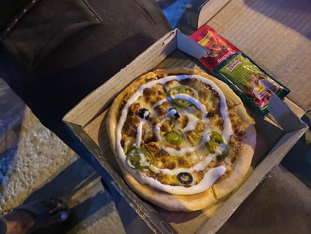 asimaltaf's tweet photo. Creamy Pizza and Fajita Pizza For 200 rupees each. It is a roadside Pizza Stall by the name of Tandoori Pizza.
https://t.co/JfjGKjPJNy
#streetfood #cheappizza #asimaltaffoodreview #karachistreetfood #creamypizza #smallpizza #streetfood #roadsidefood #pizzatime #pizzalovers https://t.co/W4BCbow48E