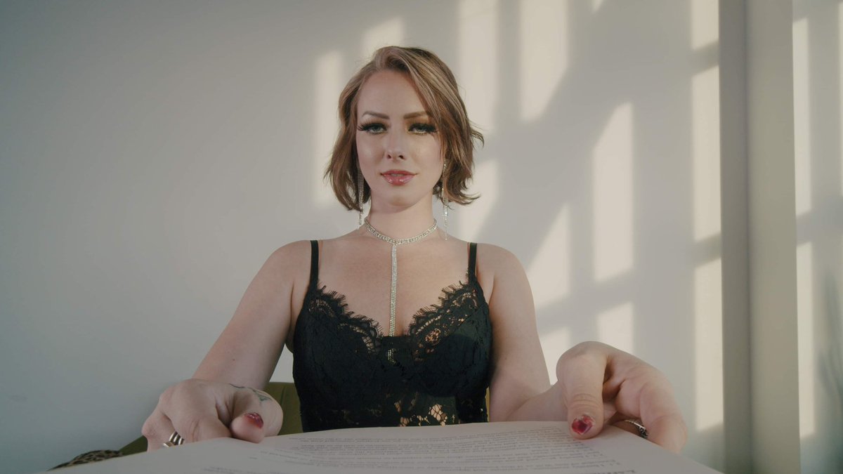 KarlWhinnery's tweet photo. Some stills from a fun little short using only 1 lens! The @laowa_lens 10mm mft lens. It’s incredible and feels like a macro. Love this lens so much, it’s very inspiring. #hotkarlproductions #laowa #shortfilm #filmmaking #filmmaker
https://t.co/lYDM6IHy4I https://t.co/fk2JDgeOEV