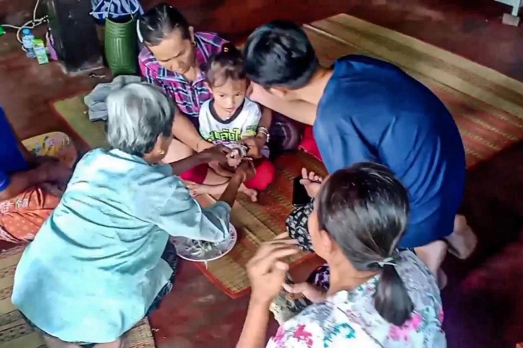 New York Post on Twitter "Sleeping girl hidden under blanket survives