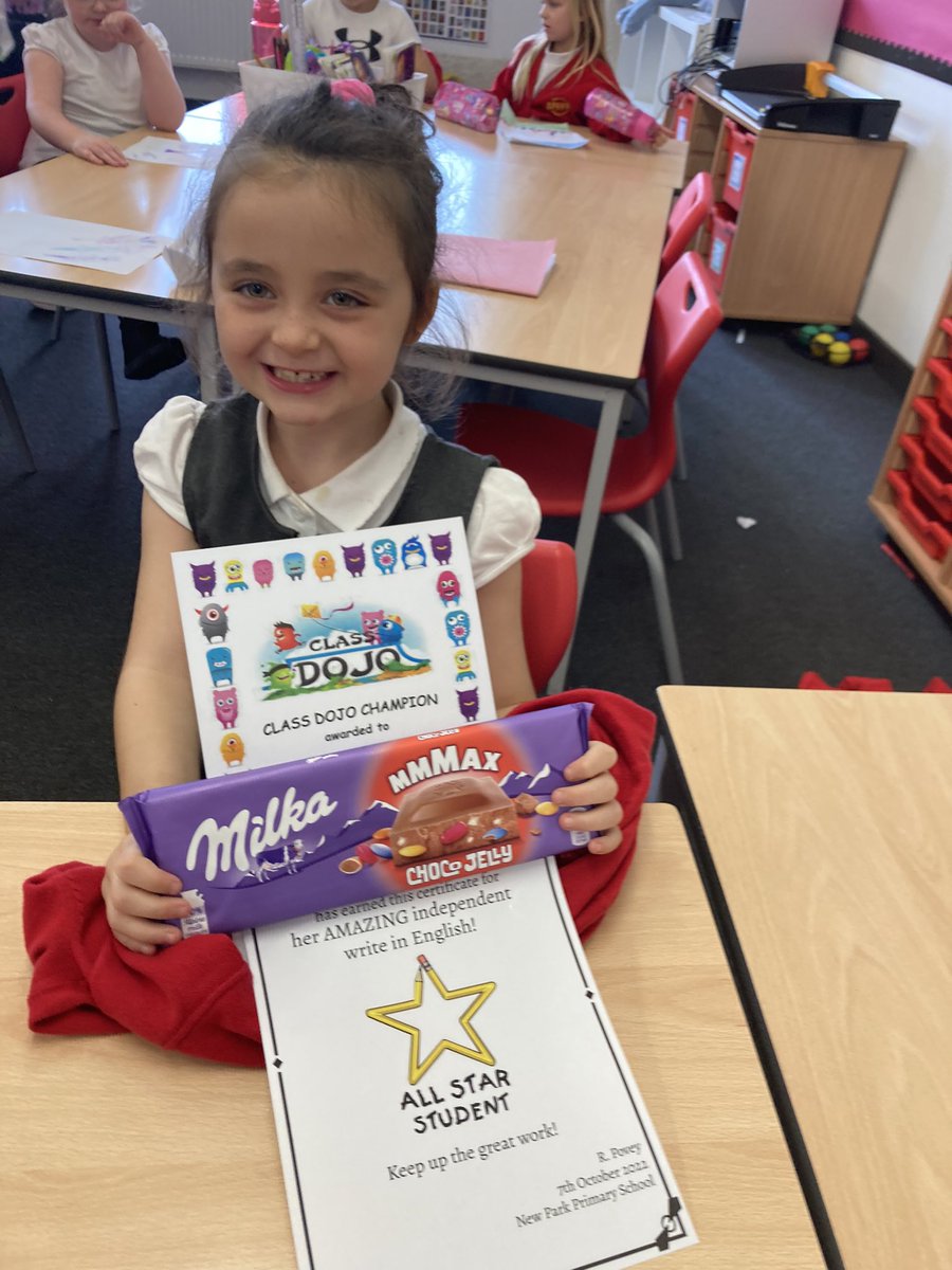 Superstar doing the double this week 🤩⭐️😀 <a href="/MissGillespie11/">Miss Gillespie🪴🌸🌞3G🌟</a> <a href="/MissMitchell11/">Sara Mitchell</a>