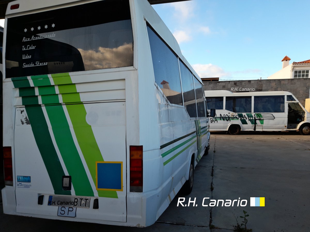 modcanario's tweet photo. 🇮🇨 Antiguas Micro Guaguas de TransHierro
🇮🇹 1996 Iveco Daily Montecarlo Euro-2000
#Iveco #IvecoDaily #IvecoDailyBus #MontecarloEuro2000 #Guagua #Guaguas #ElHierro #TransHierro #BUS #Автобус #Autobusy #Autobusa #Autobus #AbandonedVehicle #Scrappedcar https://t.co/qlV0jjmx2n