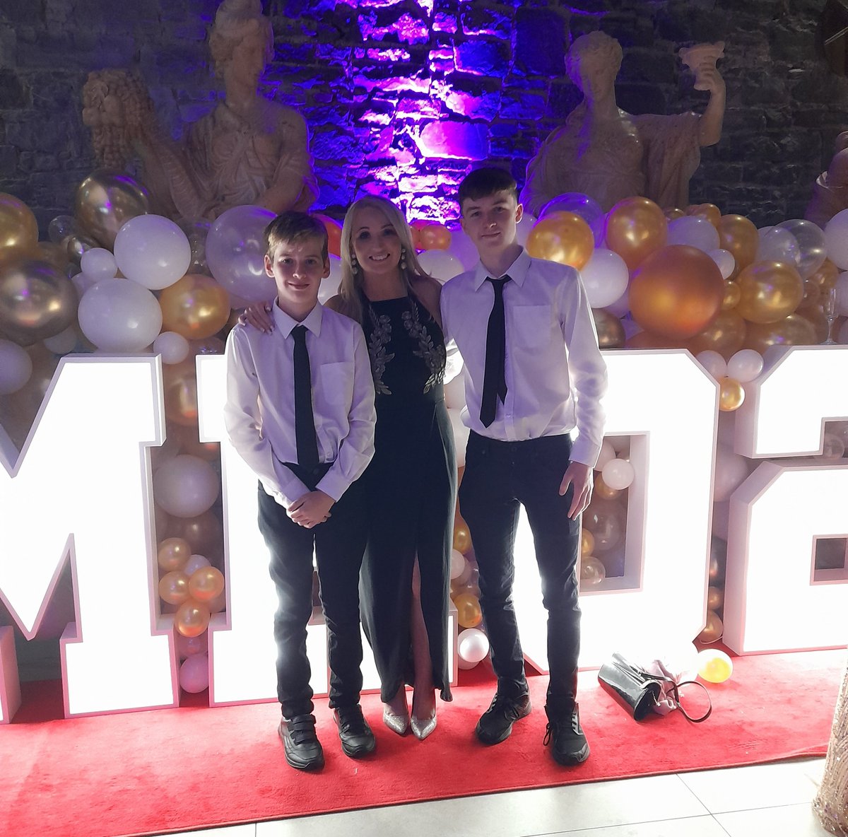 Proud Mamma alert with Jack and Harry at the IMRO Radio Awards tonight. Up for best sports show Two Halves 
Best of luck to all my <a href="/wlrfm/">WLR</a>  and <a href="/RTEjr/">RTÉjr</a> colleagues. <a href="/IMRORadioAwards/">IMRO Radio Awards</a> #IMRO22