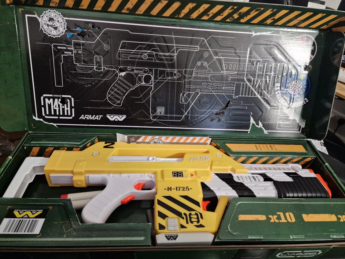 alanhinchcliffe's tweet photo. My limited edition Nerf M41-A just arrived! It's going to get a respray at some point to make it look more movie accurate. Probably going to switch the batteries for something other than C cells. https://t.co/qlWooJszzn