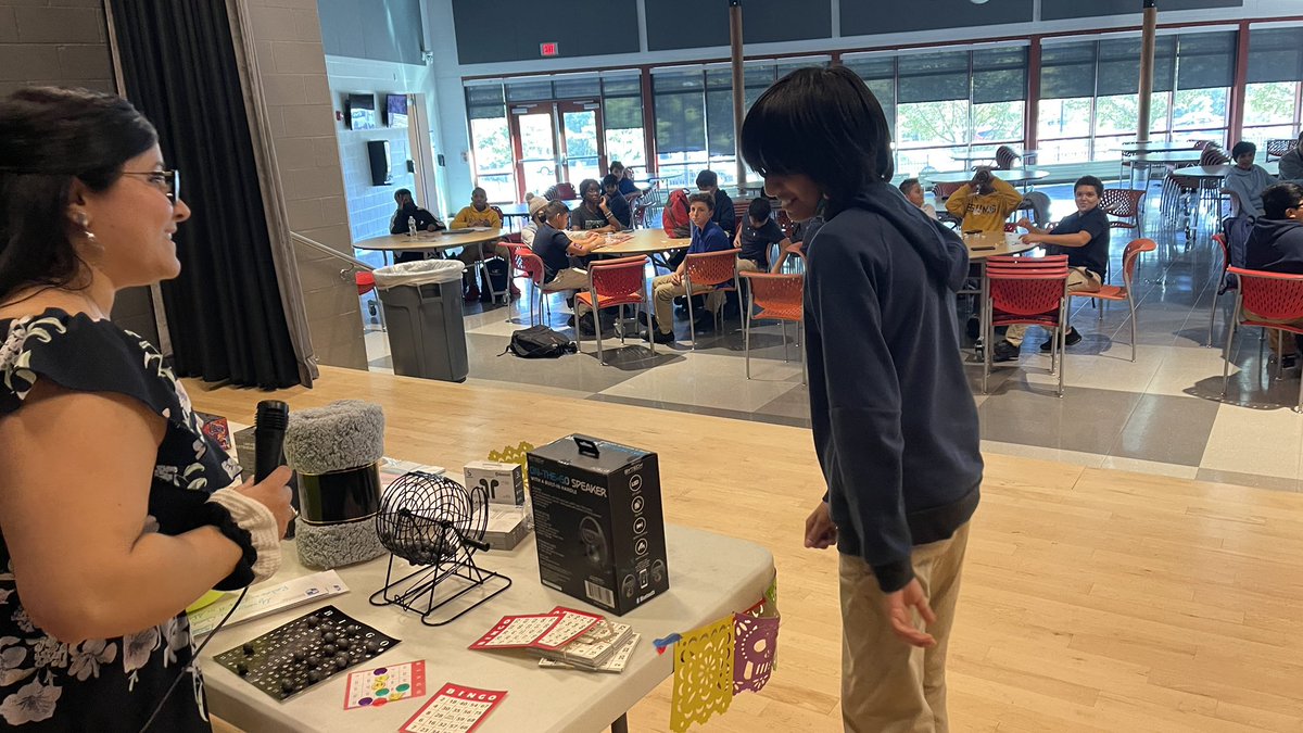 MedriaBlue's tweet photo. Happy Hispanic Heritage Month. #esums is ending the week with our annual Bingo & Latin Music Fun Time. Thank you Mrs. Perez for organizing the fun and selecting awesome prizes. @esumstweet @NHPSChoice @DrTraceyNHPS https://t.co/upNTp5Vgjj