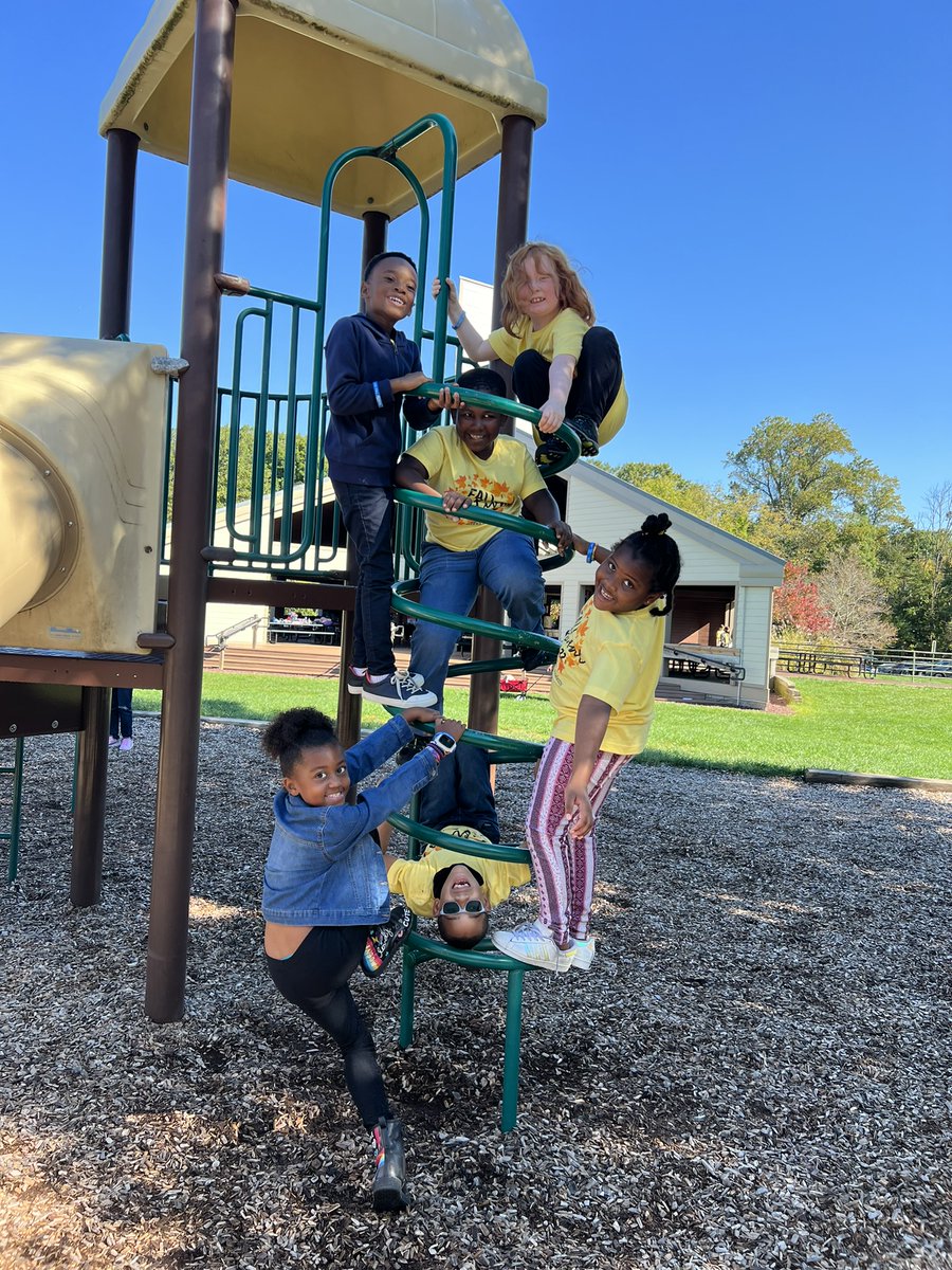 ColumbiaAcadMD's tweet photo. Our Elementary &amp; Middle School #fallfestival was a huge success! Special thanks to Wild Willy Woo Woo &amp; Painting With Friends by Tammy for great entertainment, to the parents who joined us &amp; to our staff for working hard to ensure a fun-filled day!
#k12 #prek #carnival #teachers https://t.co/dYxQjBd1C7