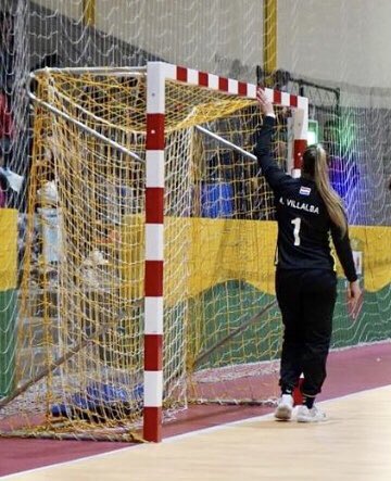 DrCharlieMR's tweet photo. 🇵🇾La selección paraguaya femenina conquistó la 1ra. victoria en Handball en los Odesur 2022 al vencer 23-22 a Argentina y sumaron los primeros puntos en el certamen.
Destacada actuación de las #Demoledoras Carimy Aluán, Alicia Villalba y Jéssica Fleitas.

@odonto_pilar 

❤️🤍💙 https://t.co/Fq2ATYil26