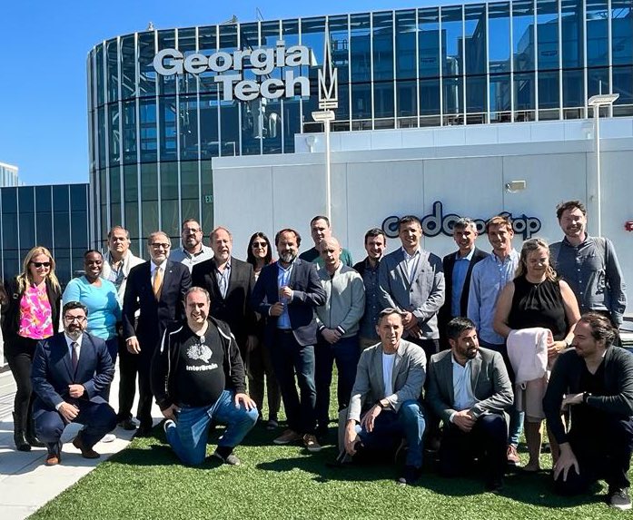 JorArguello's tweet photo. Atlanta, GA
@ArgEnAtlanta🇦🇷

Acompañando a las 17 empresas argentinas que conforman la Misión
Comercial🇦🇷 de IT (Information Technology).
En @GeorgiaTech, explorando nuevas oportunidades de negocios en los EEUU🇺🇸.
Las 17 compañías IT🇦🇷🇦🇷 en el 🧵 👇 https://t.co/gWtBZn5YO4