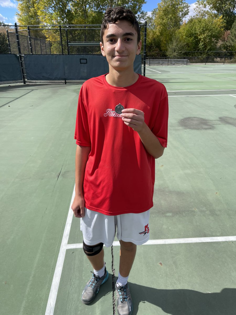 MSPatriotTennis's tweet photo. At the very first JV Metro tournament, the boys placed 7th out of 17 teams!
1S Julian Chantiam, 3-1, 2nd 🥈
2S Isaac Thomas, 3-1, 9th
1D Zach Stoj/Zach Wiegman, 3-1, 9th
2D Jack McAdams/Caleb Schmidt, 3-1, 5th
Great job competing today! @MSHSactivities https://t.co/CtFYeP5PYd