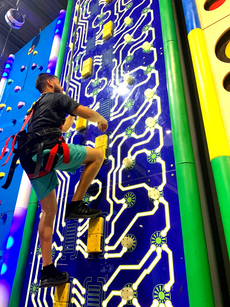 Elev8FunOrlando's tweet photo. The key to a great Monday? Elev8 it with some FUN. #Elev8Fun #ThingstodoinOrlando #MondayBlues https://t.co/TU5sUMTOp4