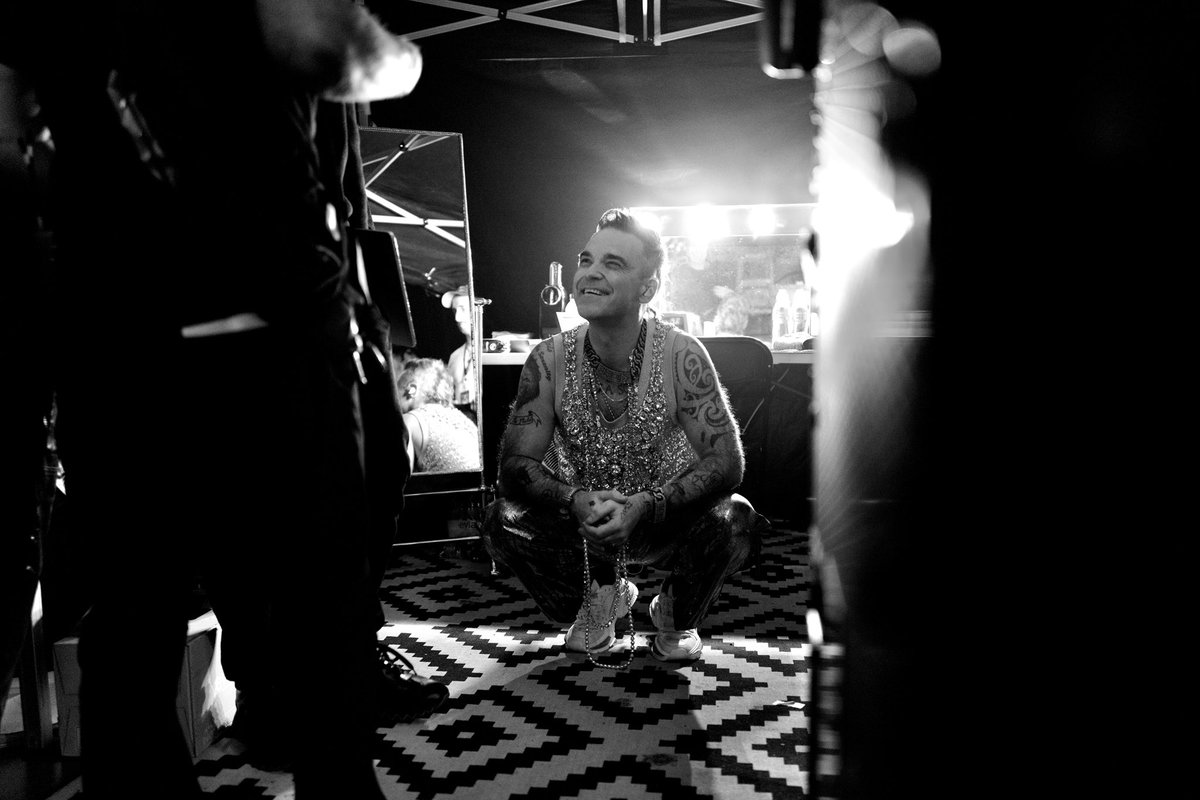 robbiewilliams's tweet photo. XXX arena tour dress run, Birmingham 2022. 

See you on Sunday London - can’t wait to see you and the rest of the UK &amp; Ireland over the next few months x

https://t.co/5AKR2vZ4ZF https://t.co/EsMCohZ5XZ