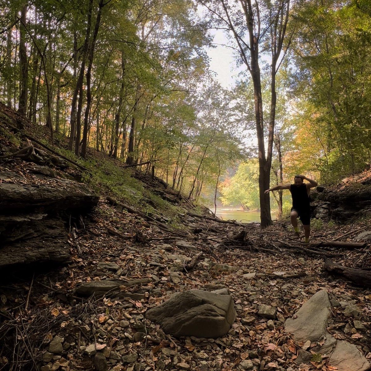 mac_cheeves's tweet photo. “lorrrrd, I’m down in the gulley….where the creek gets high…”
🏃🏻🪵🍁🍃🦫🐍

🎶 @Brent_Cobb #downinthegulley

#seenonmyrun #trailrunning #runky #downinthegulley #kentucky #runtrail #bushwhack #leavenotrace #yetirunners #hillbillyviking https://t.co/0hU0oN7tpW