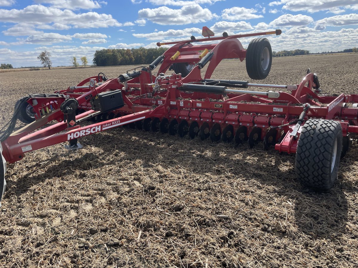 garyderck's tweet photo. #PaulMartin&amp;Sons #HorschJoker  Big Thanks to Eric from Paul Martin for coming out and help setting up our Joker. Looks like a great tool https://t.co/SAZuAui4gK