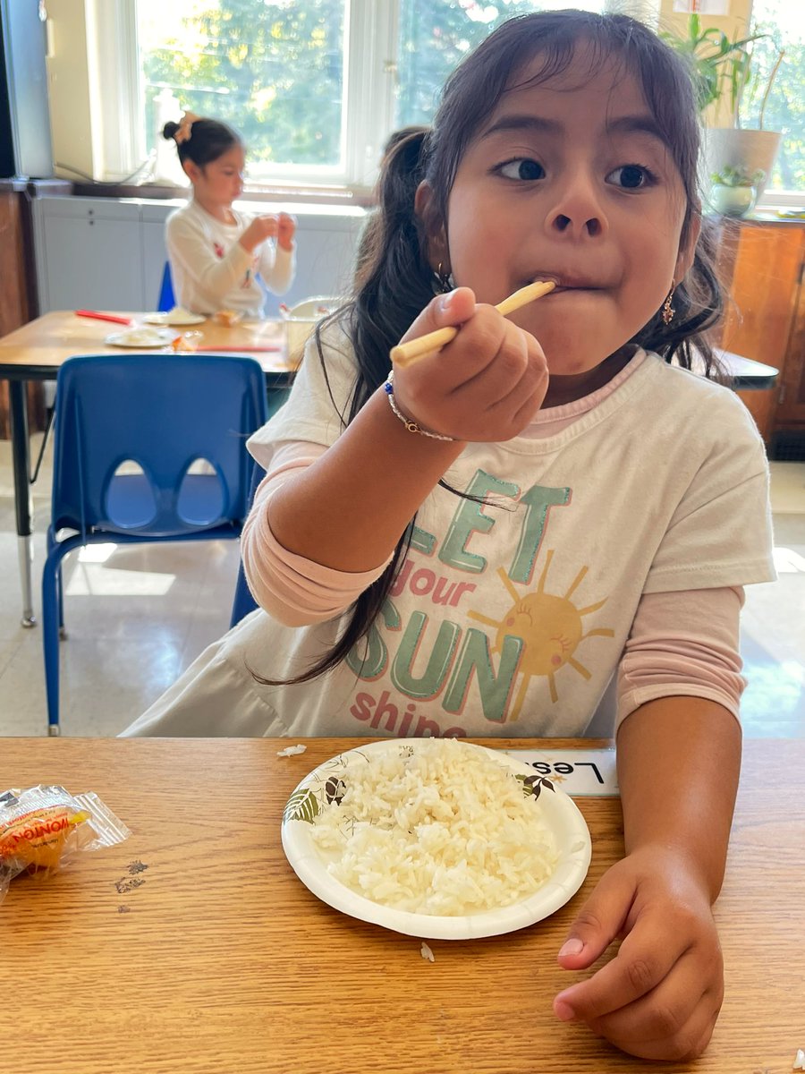 MsTharas's tweet photo. Our Grace Lin author study inspired us to try fortune cookies today 📚 🥠! Then, we talked about how our families make rice! (We even tried using chop sticks). 🍚🥢 @ParkPrinc @EMercadoAP @MsAloia @OssiningSchools #multipleliteracies #buildingexperiences #heritage https://t.co/6JldSIF3MI