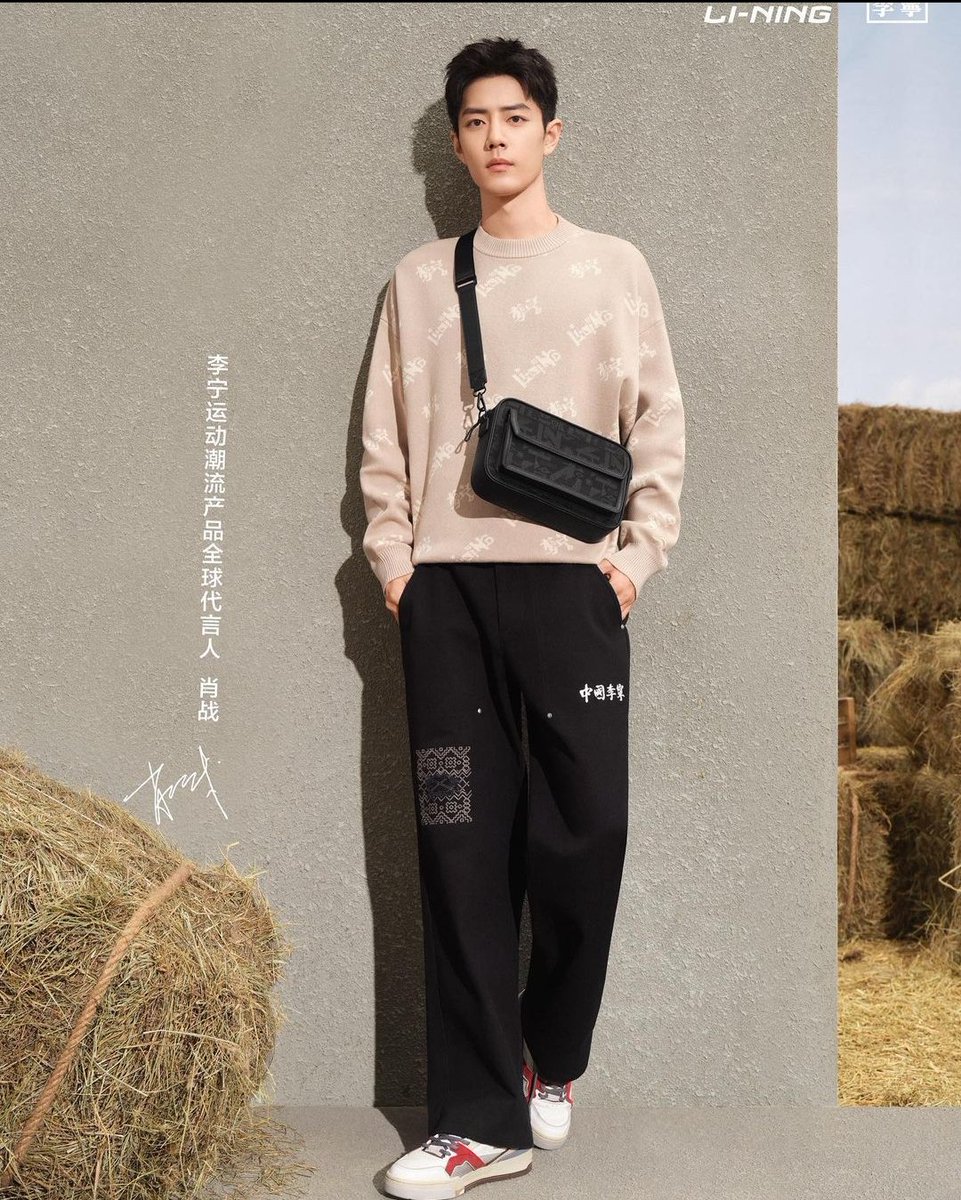xiaomizhan's tweet photo. trends change, but classics never go out of https://t.co/HOy3OrH50n the end of the national holiday week,a little surprise to wake the fashion tastes within! continue to explore the nature and urban fashion , maintain an upward heart , embellish all things in nature#xiaozhan# https://t.co/FFv8u9Jtcc