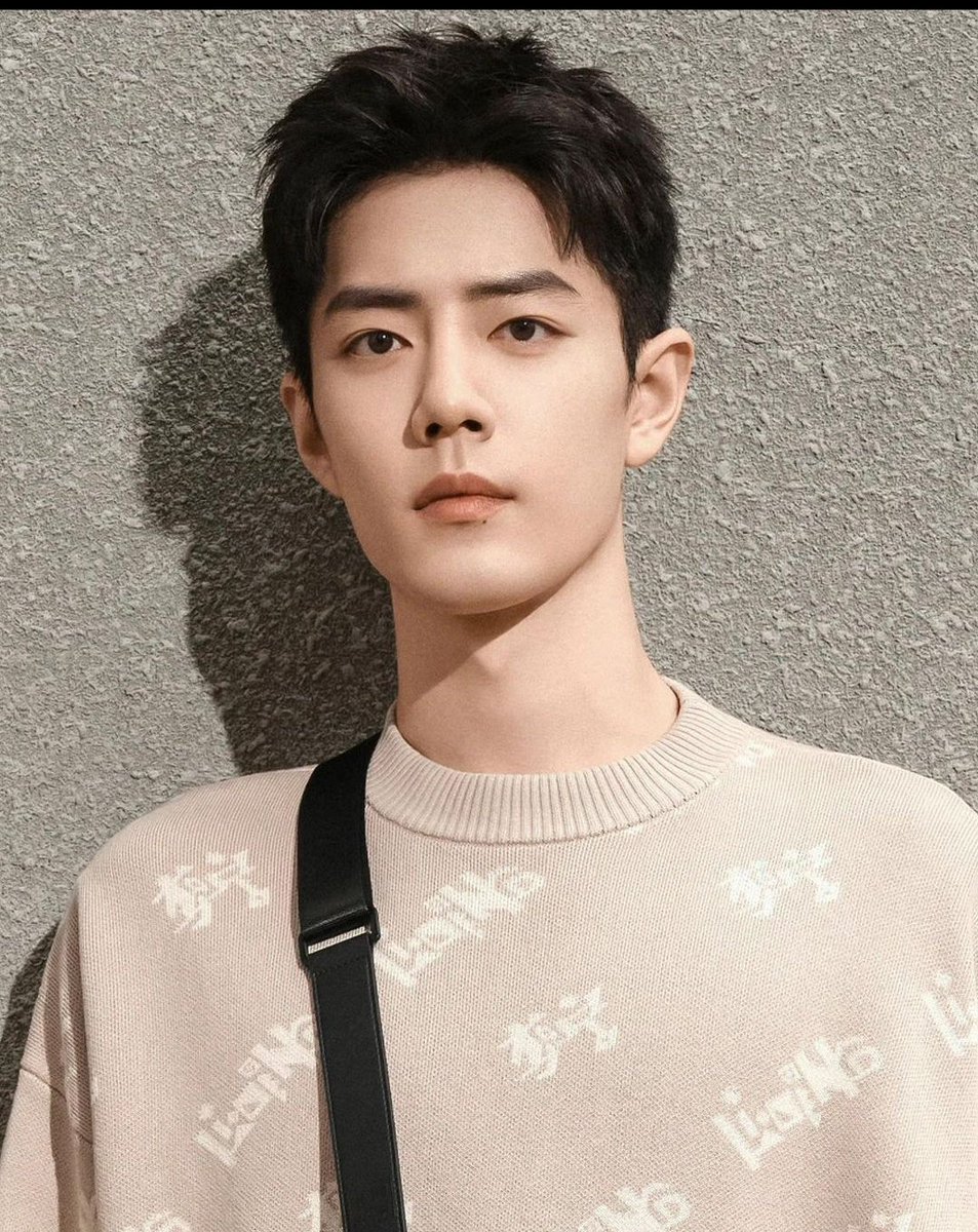 xiaomizhan's tweet photo. trends change, but classics never go out of https://t.co/HOy3OrH50n the end of the national holiday week,a little surprise to wake the fashion tastes within! continue to explore the nature and urban fashion , maintain an upward heart , embellish all things in nature#xiaozhan# https://t.co/FFv8u9Jtcc