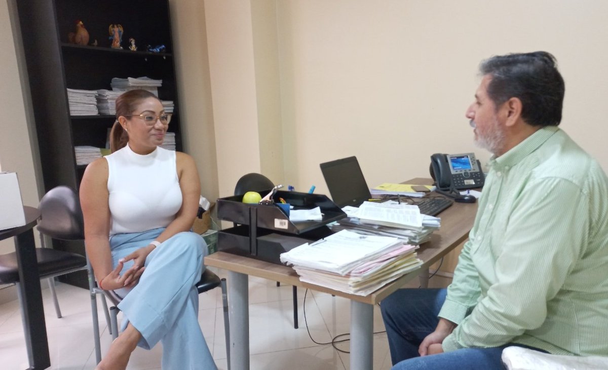 EsmeraldasCJ's tweet photo. La Esp. #GabrielaLara, Directora Prov. de @EsmeraldasCJ, realizó un recorrido en el nuevo edificio, de la Unidad de Violencia en contra de la Mujer y Miembros del Núcleo Familiar, gestionado en esta administración para mejorar los servicios y evitar la revictimización de usuarios https://t.co/Gvkafeak10