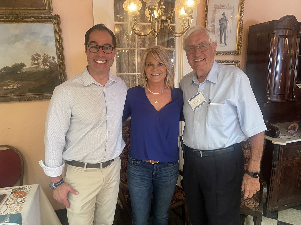 MarkRonchettiNM's tweet photo. Thank you to the Las Cruces Economic Forum and former New Mexico Governor Garrey Carruthers for hosting me yesterday. 

I’m proud to have the former Governor on my team - and I enjoyed getting to share my positive economic vision for New Mexico. https://t.co/wowh4nxgi2
