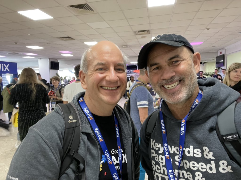 simmonet's tweet photo. @JohnMu Convinced you should create “I’m with John” stickers. And hashtag.
#ImWithJohn You’re welcome. https://t.co/xJhG3hlQeq