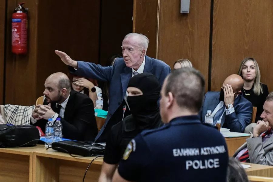 xrysa_katsarini's tweet photo. Ευτυχώς πηγαίνουν στα δικαστήρια και κάτι φουκαράδες που δηλωνουν ψευδως πως έβγαλαν δημοτικό για να μπορεί η ελληνική δικαιοσύνη να το παίζει ζόρικη, ενώ ταυτοχρόνως βαράει προσοχη σε ναζιστικούς χαιρετισμούς από σιστες #Πλευρης https://t.co/I12smPNEsu