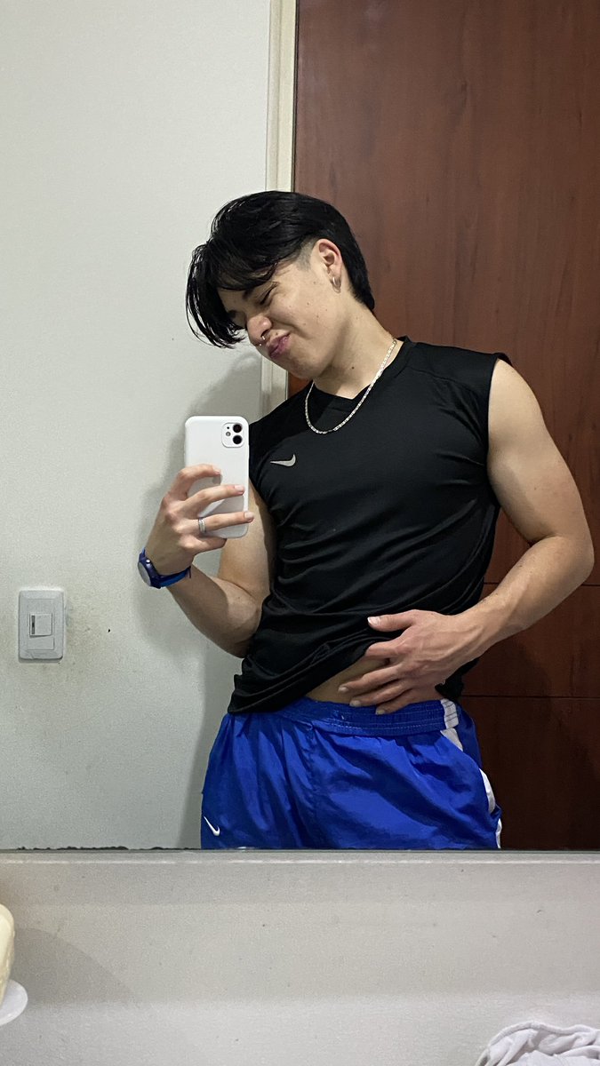 sebs_03's tweet photo. Ayer fue mi primer día en el gym y el ultimo 👍🏻 https://t.co/RFZKRYlj74