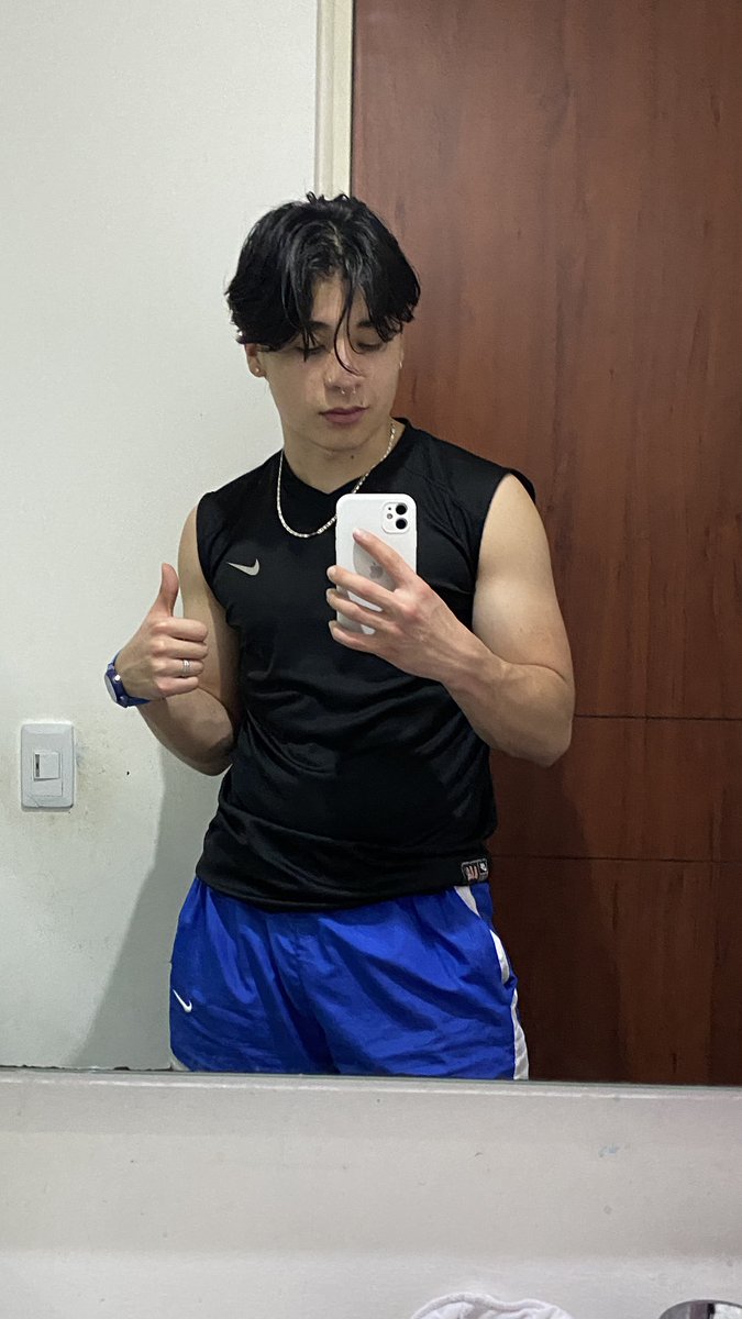 sebs_03's tweet photo. Ayer fue mi primer día en el gym y el ultimo 👍🏻 https://t.co/RFZKRYlj74