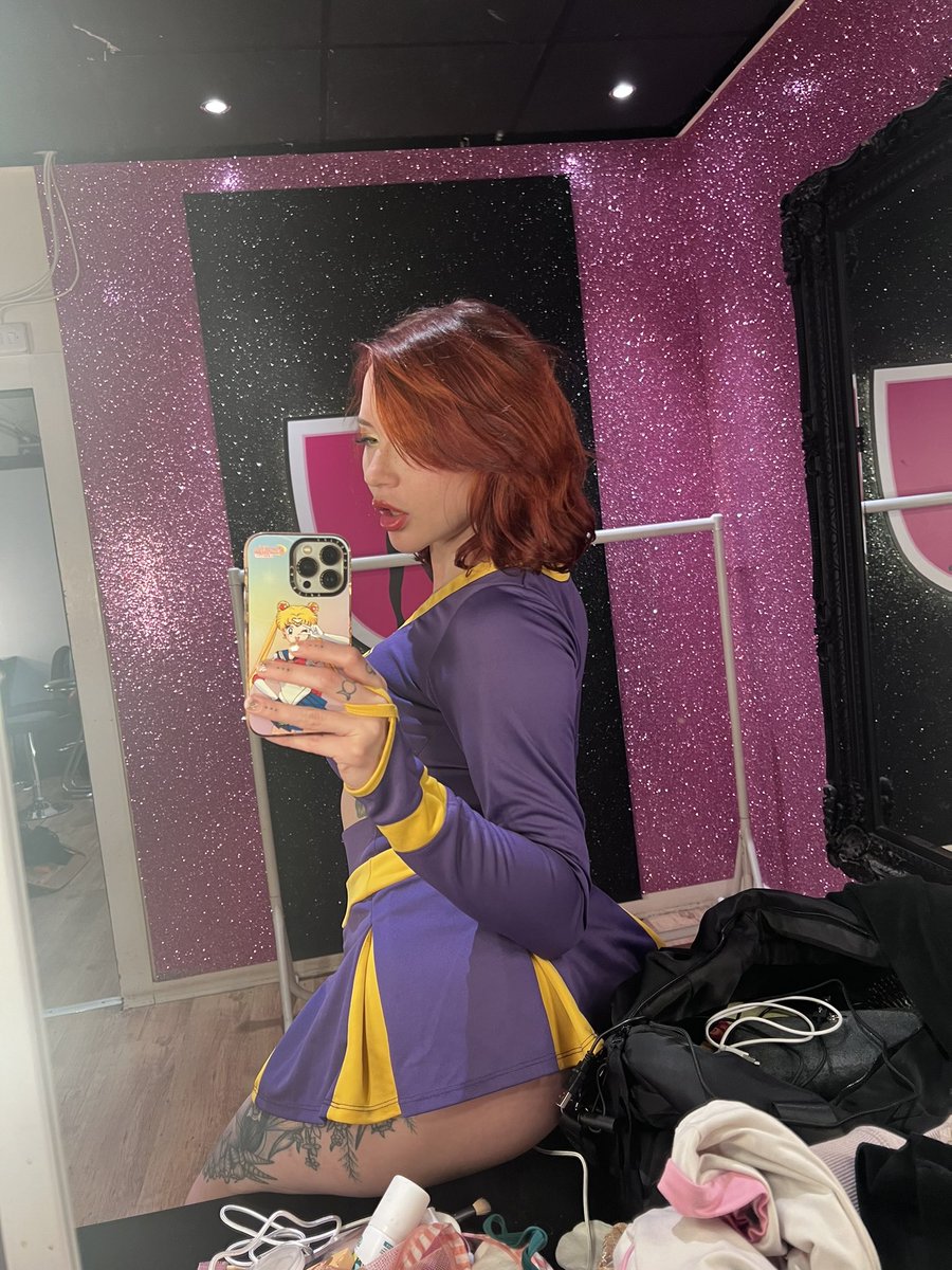 Go team 📣 Eva Ray 💖 @eva_ray_x