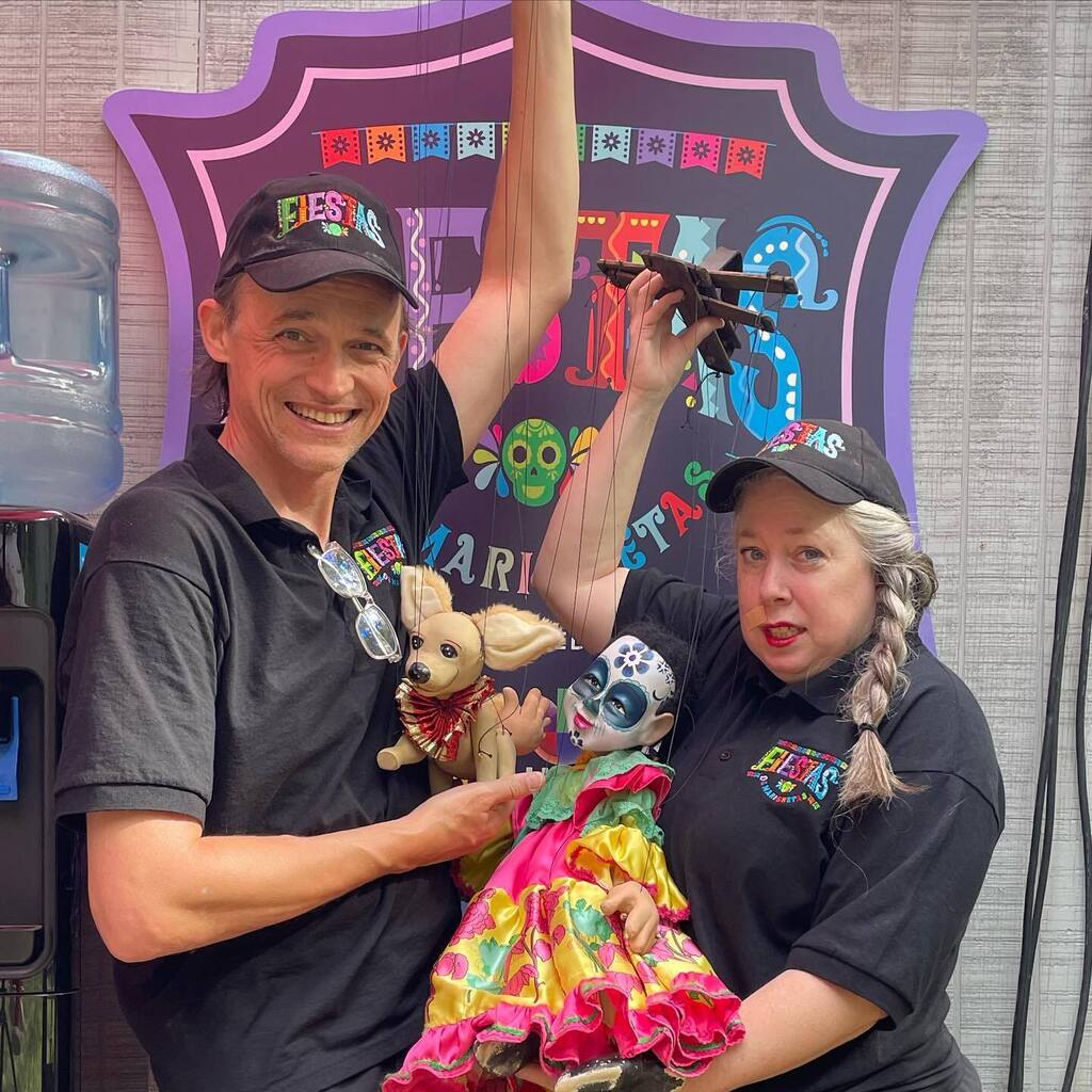 jtillhuman's tweet photo. Melissa is doing the other #puppet show, #CountryRoundUp a lot but today and Sunday she's doing #FiestasDeMarionettas with me! Come see us if you are at the fair! @statefairoftx @letheaterdemarionette https://t.co/Ri1Vb61KPM https://t.co/LYunXNfabO