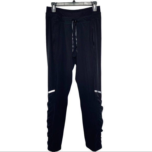 Seek_Find_Save's tweet photo. So good I had to share! Check out all the items I'm loving on @Poshmarkapp #poshmark #fashion #style #shopmycloset #adidas #lululemonathletica #everlane: https://t.co/yWFMuVRdJg https://t.co/O2oLXjcbpR