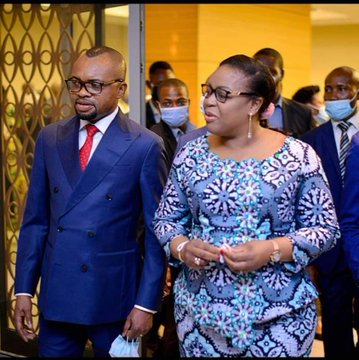 joyce_kinuani's tweet photo. L’ex-bourreau demande pardon à ses victimes,haro!!! à celui qui avait engrossé @NeneNkulu car il revient au🇨🇩. #Kalev #mutond a commencé son processus de repentance auprès de ses victimes,le flic s’est entretenu par voie téléphonique avec le député honoraire, Jean-Bertrand Ewanga https://t.co/JUPLQZZmpd
