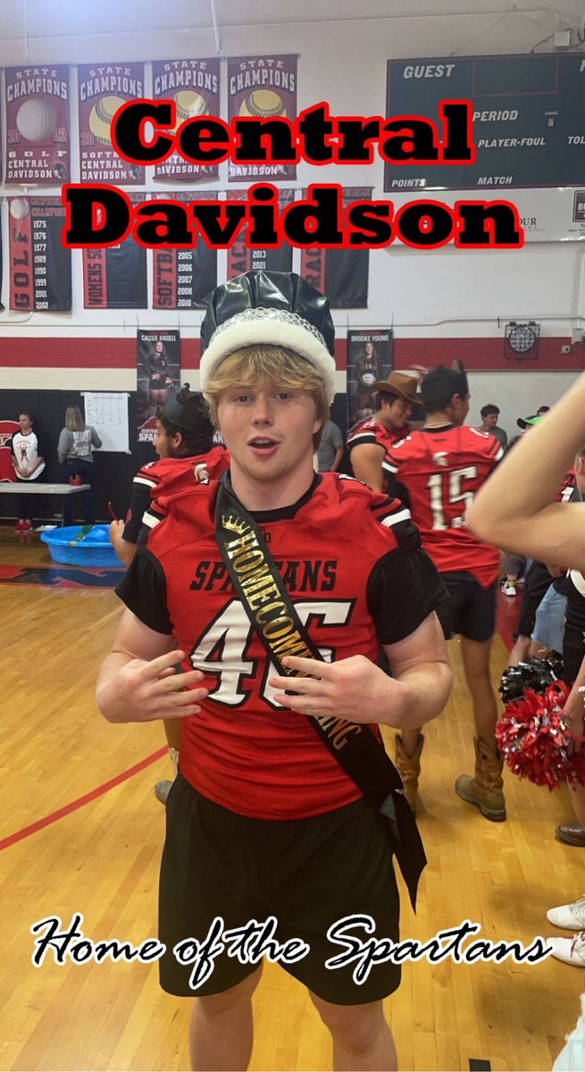 ladies &amp; gentlemen… your 2022-2023 homecoming king is THE DAVID WALL