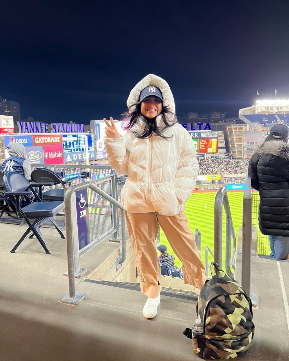 go_dashdot's tweet image. How about them Maya backpacks…we mean YANKEES ⚾️🧢😜

@nytrendymom looking fab at the game 

#godashdot #yankees #gokankees #mlb #baseball #newyork #newyorkyankees #sports #yankeestadium #nyyankees #backpack