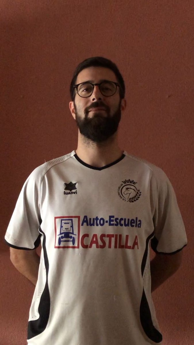 rcuellarfs's tweet photo. ¡Os esperamos!
Derbi mañana entre los dos juveniles  @rcuellarfs  a las 12:00 en el Santa Clara cuellarano.
El domingo a las 17:00 el Sénior Regional se estrena con nuevas caras Carlos, Rodrigo y la vuelta de Víctor.

#apoyoalcomerciolocal 
#apoyamoscantera 
#soydelracingcuellar https://t.co/mGHHbA3q7q