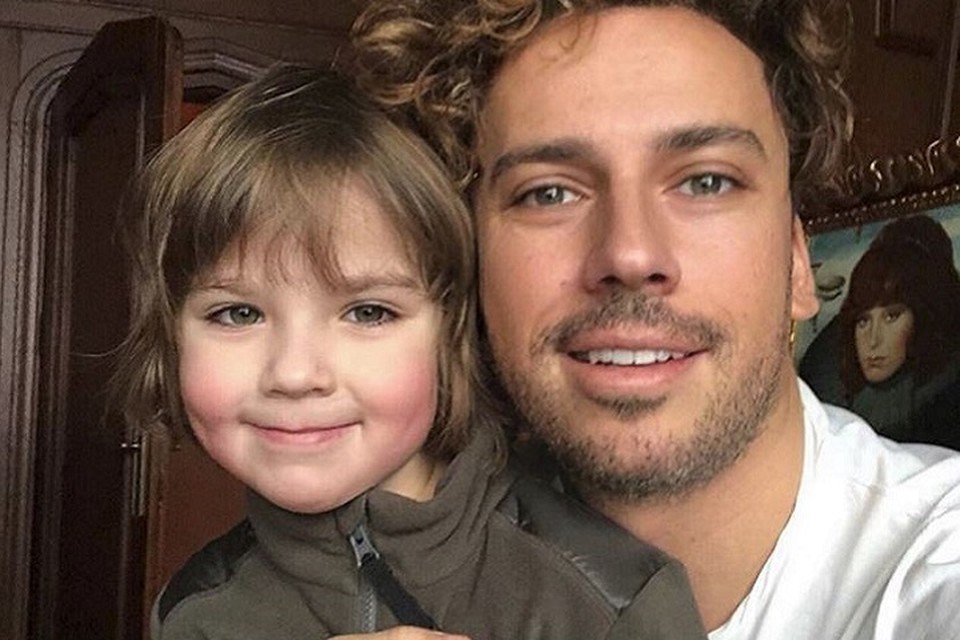 kpru's tweet image. У Максима Галкина* отбирают детей Лизу и Гарри

kp.ru/daily/27455.5/…