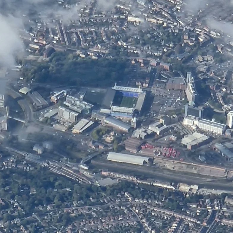 ChefRossCook's tweet image. Flying home this afternoon, on the approach into @STN_Airport and just so happened to fly over Ipswich &amp;amp; fortress Portman Road 🔵⚪️🔵 @IpswichTown #itfc