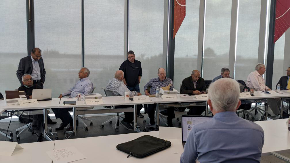 se_iastate's tweet photo. Thank you to our @se_iastate EAC members, @isustartup Director Peter Hong and our Student Advisory Council members, Emily and Elmin, for a successful EAC meeting in the new @CyclonesInnov8 yesterday. It was great to see everyone in person again. #FridayFeature #CodeYourAdventure https://t.co/9y2LXF5oxX